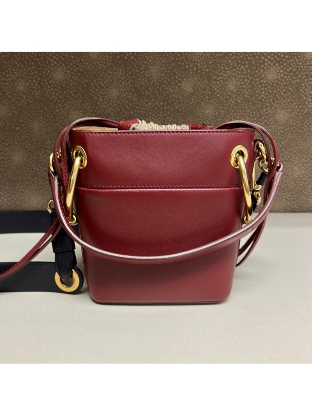 ‼️Authentic Chloe Roy leather Bucket Bag - Picture 5 of 15